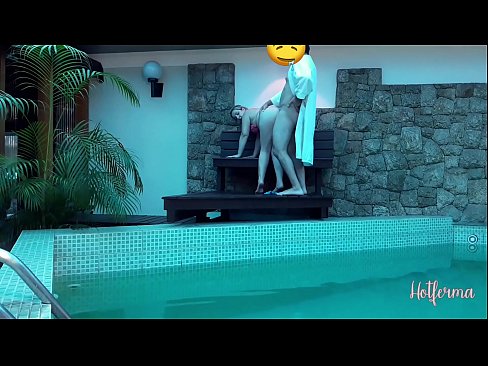 ❤️ Il capo invita la cameriera alla piscina, ma non poteva resistere a un caldo ️❌ Video di sessoal it.mouthporn.ru ☑